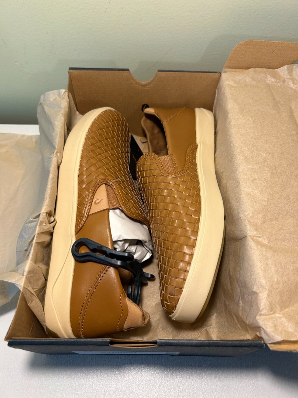 Olukai Men's Lae‘ahi Lauhala Woven Leather Shoes - Picture 14 of 15